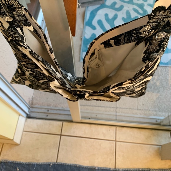 White House Black Market Strapless Bustier - Picture 4 of 7